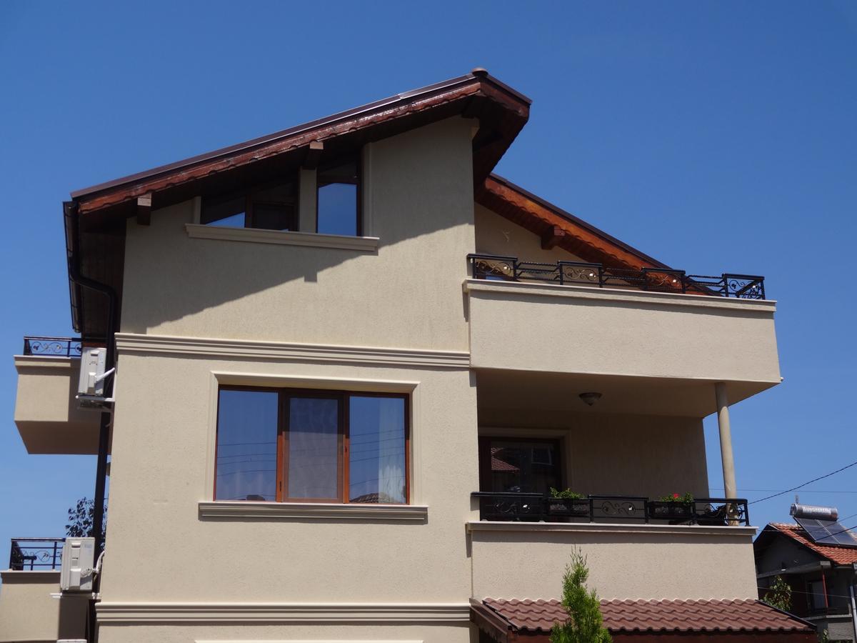 Apartments Dona Chernomorets Bagian luar foto