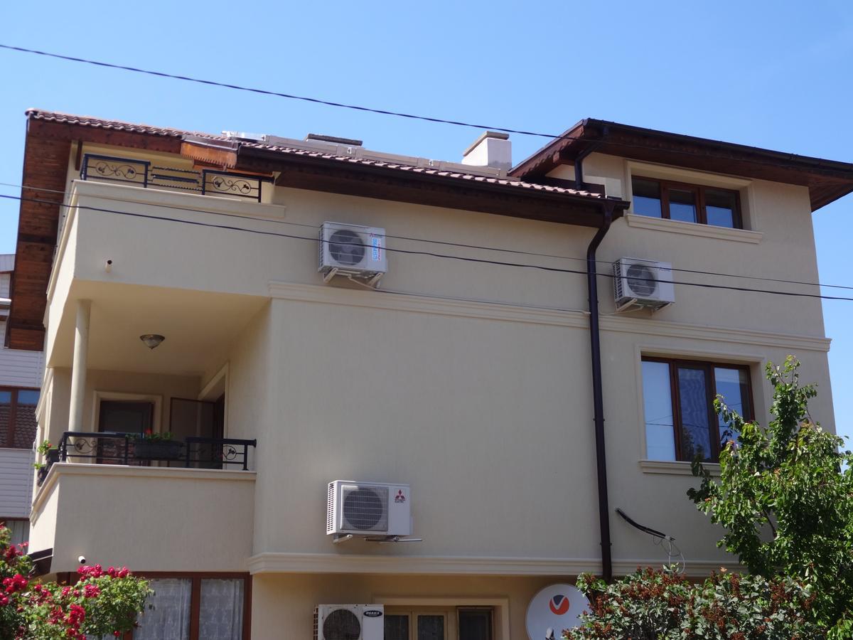Apartments Dona Chernomorets Bagian luar foto