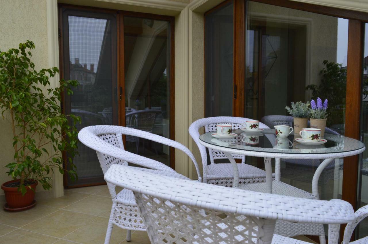 Apartments Dona Chernomorets Bagian luar foto